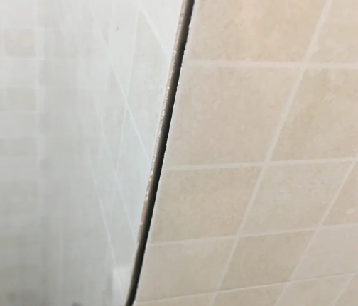 洮南瓷砖空鼓维修公司分享阳台瓷砖脱落的修复过程可以分为以下几个步骤