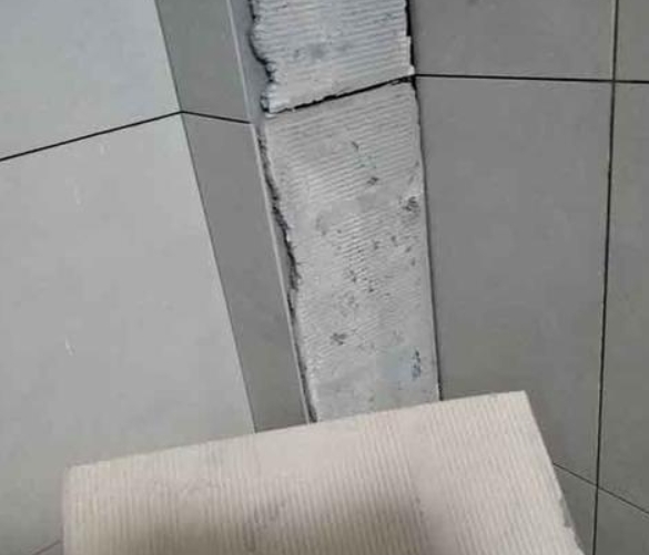 洮南瓷砖空鼓维修公司分享下厨房瓷砖脱落的补救措施。